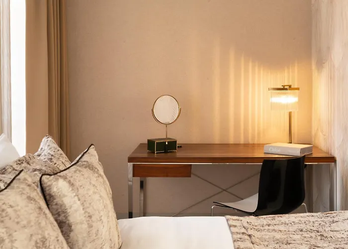 Отель Park & 5*