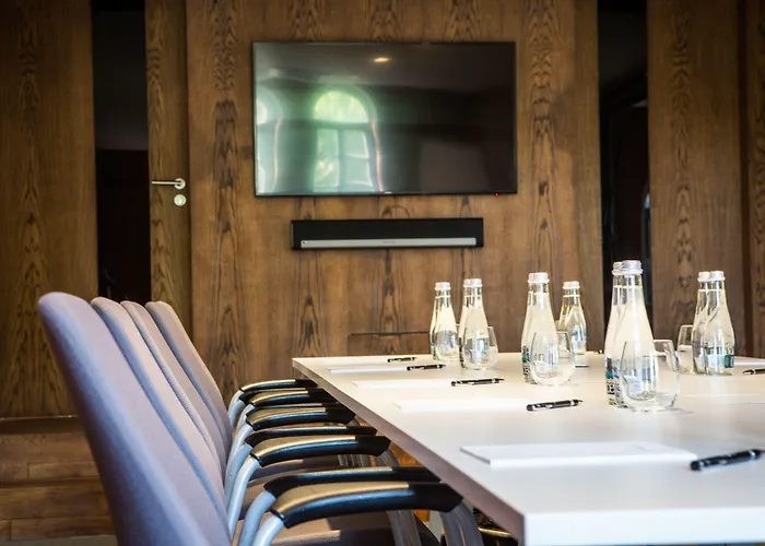 Отель Park & 5*