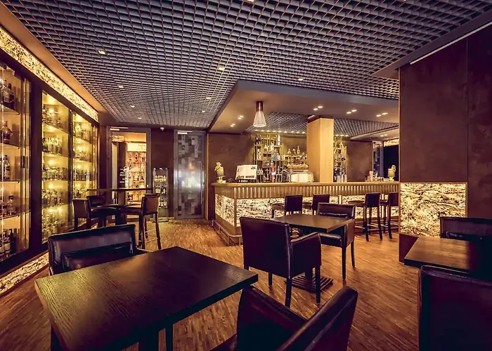 Отель Park & 5*