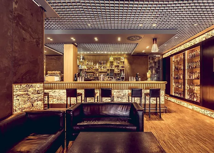 Отель Park & 5*